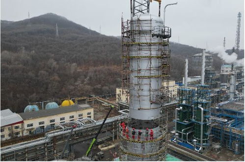 吉林石化轉(zhuǎn)型升級項目關(guān)鍵設(shè)備安裝完成 一號常減壓裝置常壓塔與LNG低溫常壓儲罐雙雙告捷